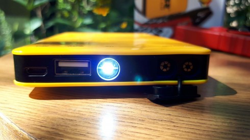 LED-Taschenlampe und Starterbox